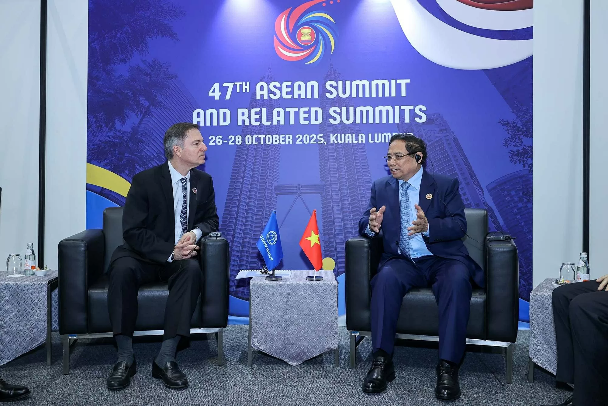 Thủ tướng Phạm Minh Chính tiếp xúc song phương trong khuôn khổ Hội nghị Cấp cao ASEAN 47 và các Hội nghị liên quan Thủ tướng Phạm Minh Chính tiếp xúc song phương tại Hội nghị Cấp cao ASEAN