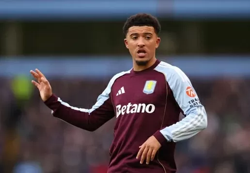 Jadon Sancho tỏ thái độ với HLV Unai Emery Jadon Sancho tỏ thái độ với HLV Unai Emery
