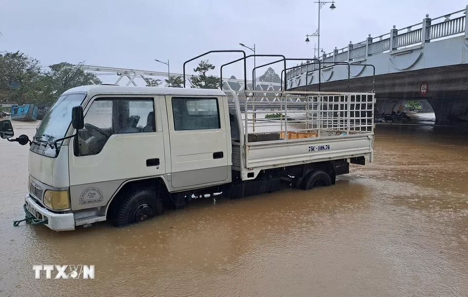 TP. Huế: Lũ trên sông Hương vượt báo động 3 gây ngập lụt diện rộng