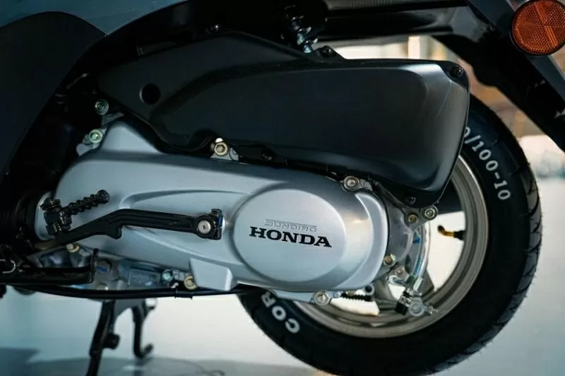 Cận cảnh xe tay ga cổ điển Honda Today 50 vừa về Việt Nam