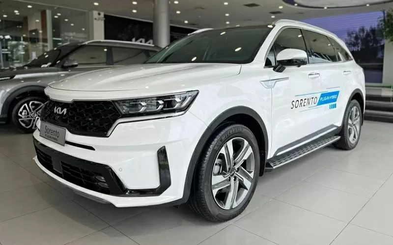 Kia Sorento PHEV giảm giá tới 150 triệu đồng tại đại lý