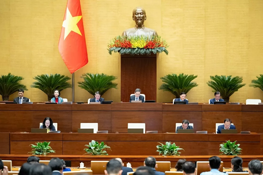 Lãnh đạo Quốc hội và các đại biểu Quốc hội tham dự phiên họp. (Nguồn: Quốc hội)