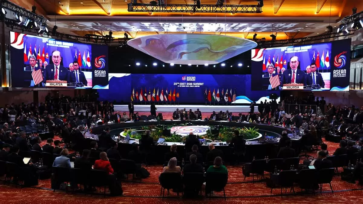 Hội nghị cấp cao Đông Á: Chủ tịch ASEAN 2025 kêu gọi các nhà lãnh đạo thúc đẩy đối thoại vì hòa bình, hoan nghênh nỗ lực xây dựng COC