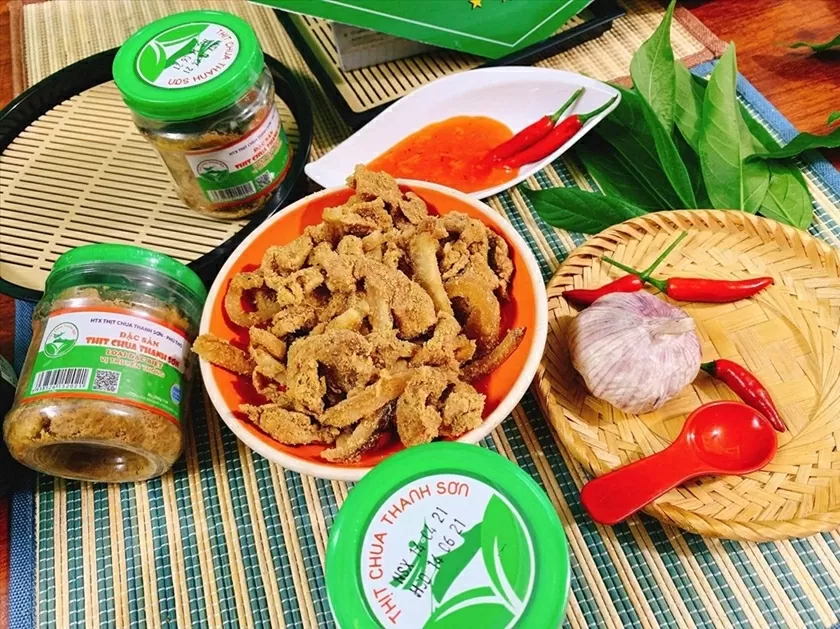 Món thịt chua của Hợp tác xã thịt chua Thanh Sơn luôn được ưu tiên trong thực đơn của khách du lịch khi đến với huyện Thanh Sơn.