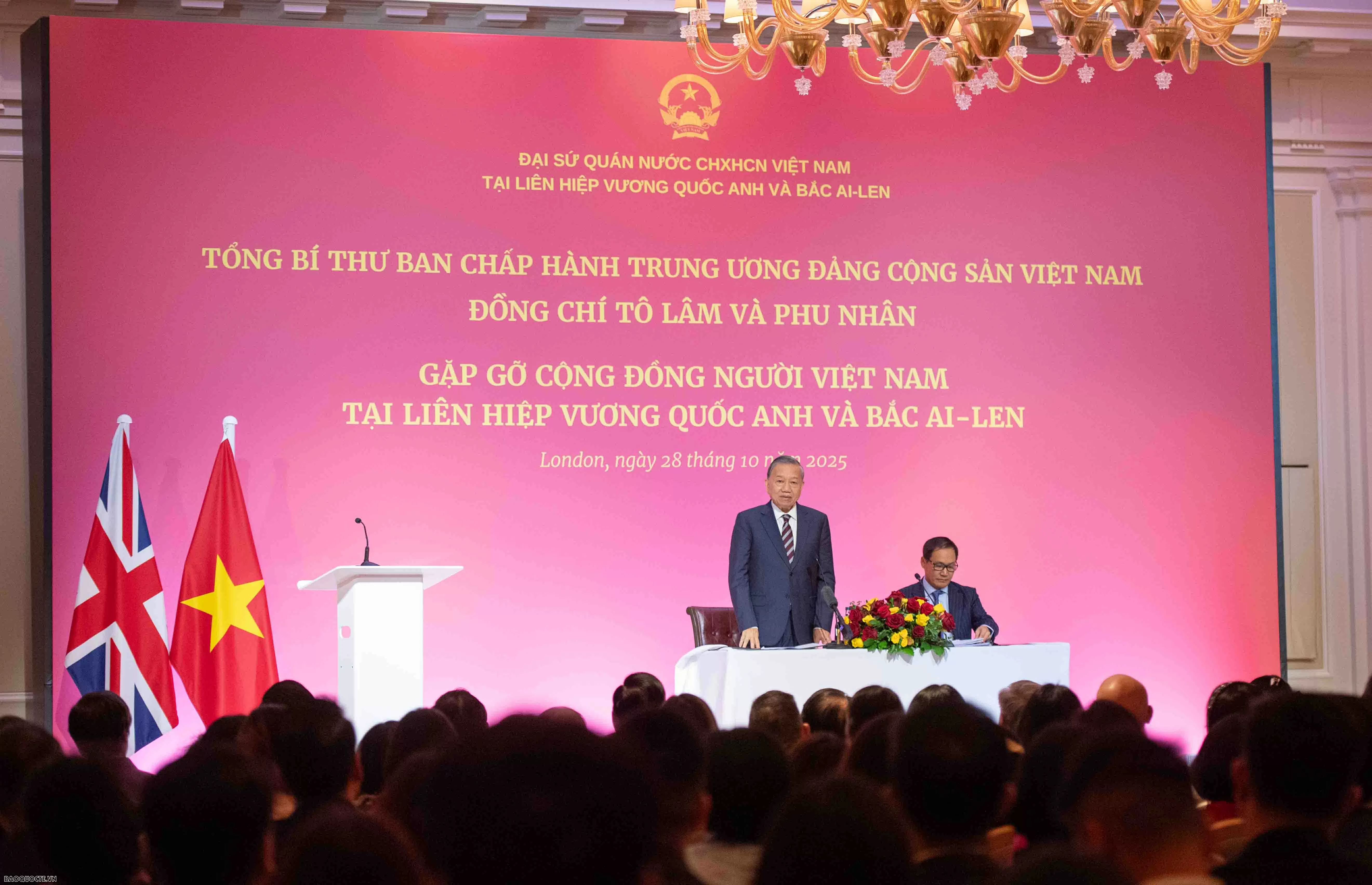 Tổng Bí thư Tô Lâm gặp gỡ cộng đồng người Việt Nam tại Vương quốc Anh