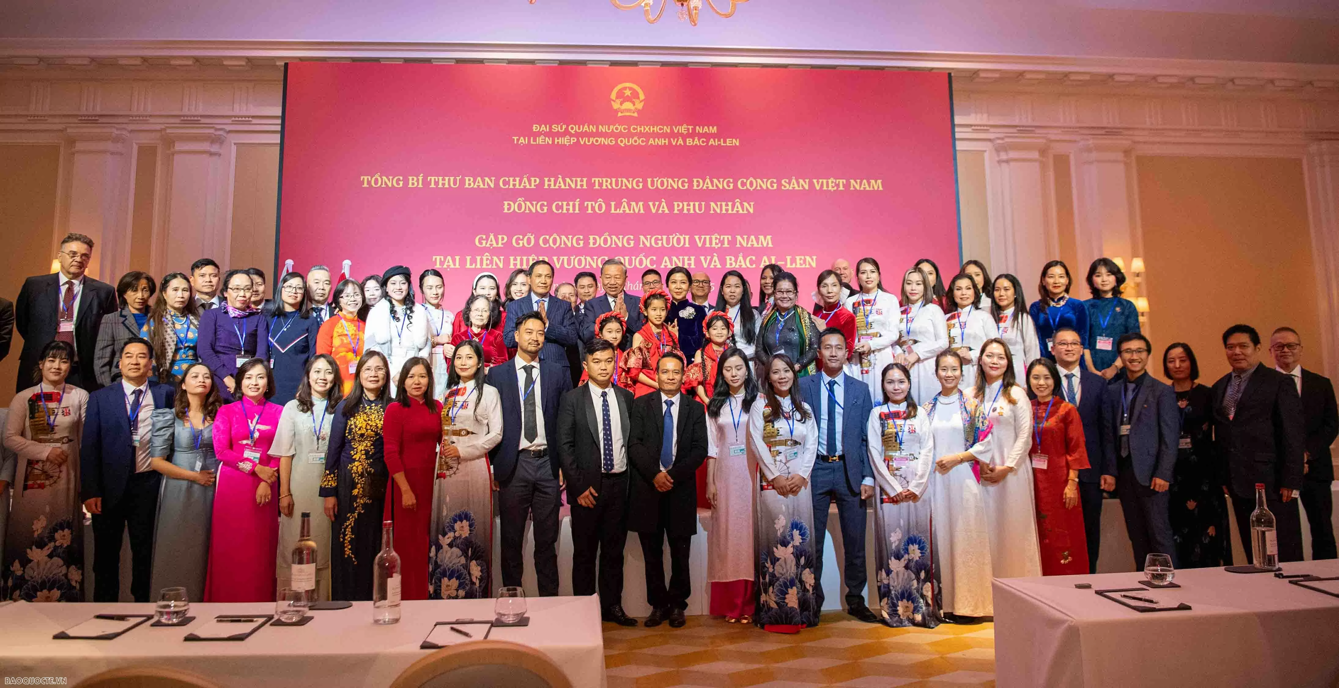 Tổng Bí thư Tô Lâm gặp gỡ cộng đồng người Việt Nam tại Vương quốc Anh Tổng Bí thư Tô Lâm gặp gỡ cộng đồng người Việt Nam tại Vương quốc Anh