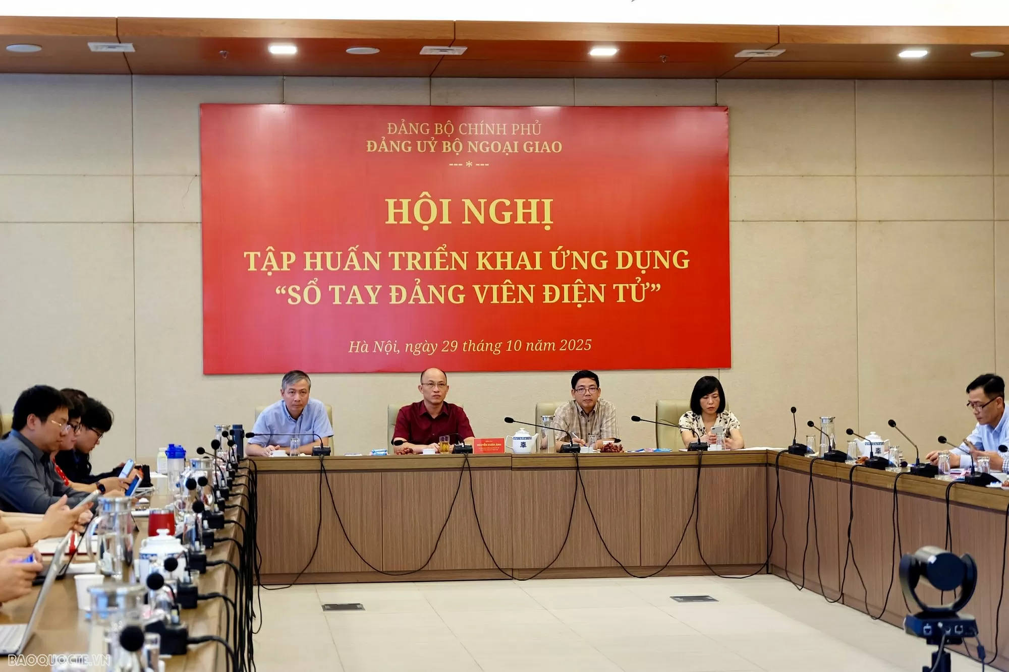 Hội nghị tập huấn triển khai ứng dụng 'Sổ tay đảng viên điện tử' Hội nghị tập huấn triển khai ứng dụng 'Sổ tay đảng viên điện tử'