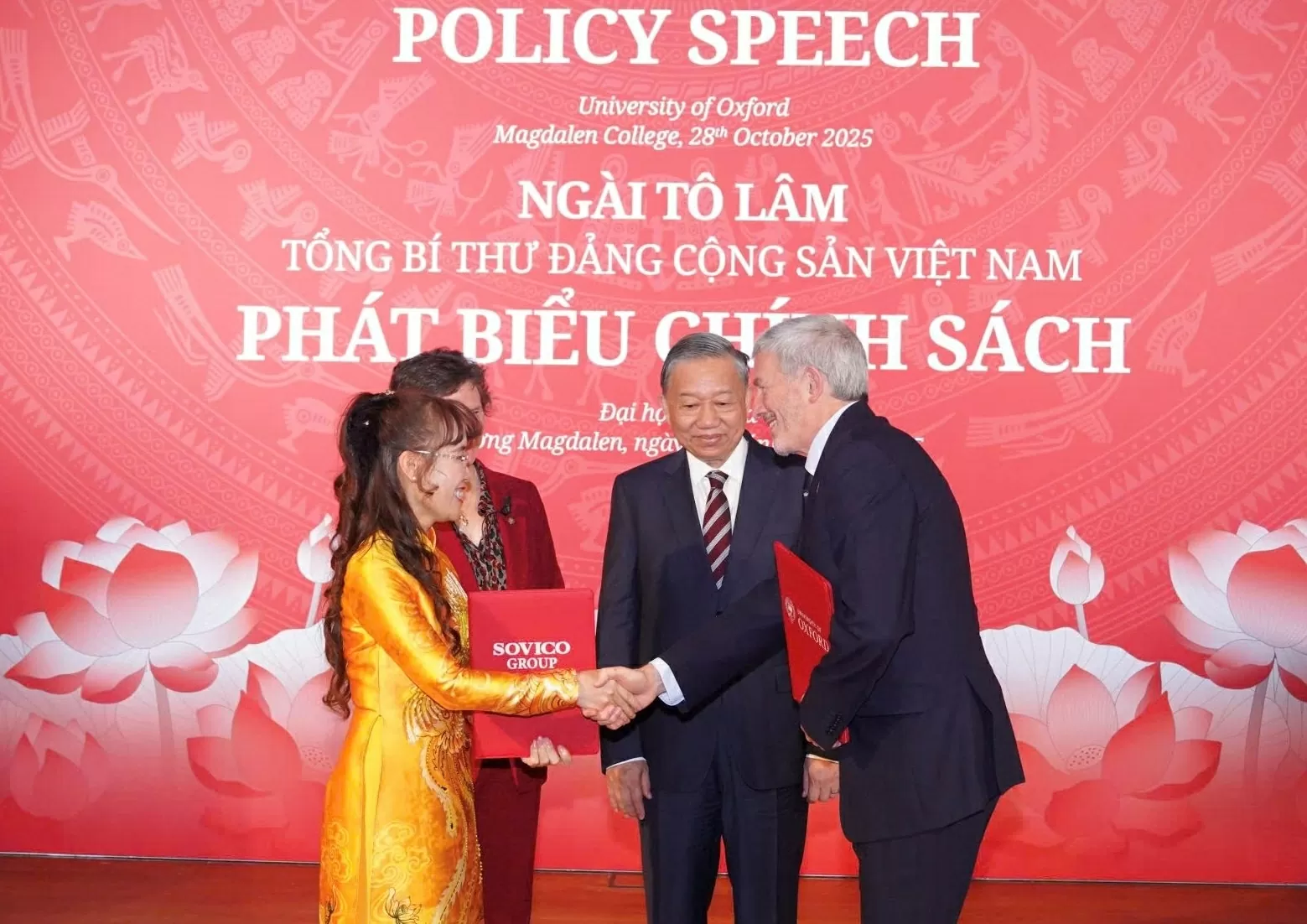 Đại học Oxford công bố Quỹ Học bổng Tiên phong dưới sự chứng kiến của Tổng Bí thư Tô Lâm nhân chuyến thăm chính thức Vương quốc Anh Đại học Oxford công bố Quỹ Học bổng Tiên phong dưới sự chứng kiến của Tổng Bí thư Tô Lâm nhân chuyến thăm chính thức Vương quốc Anh