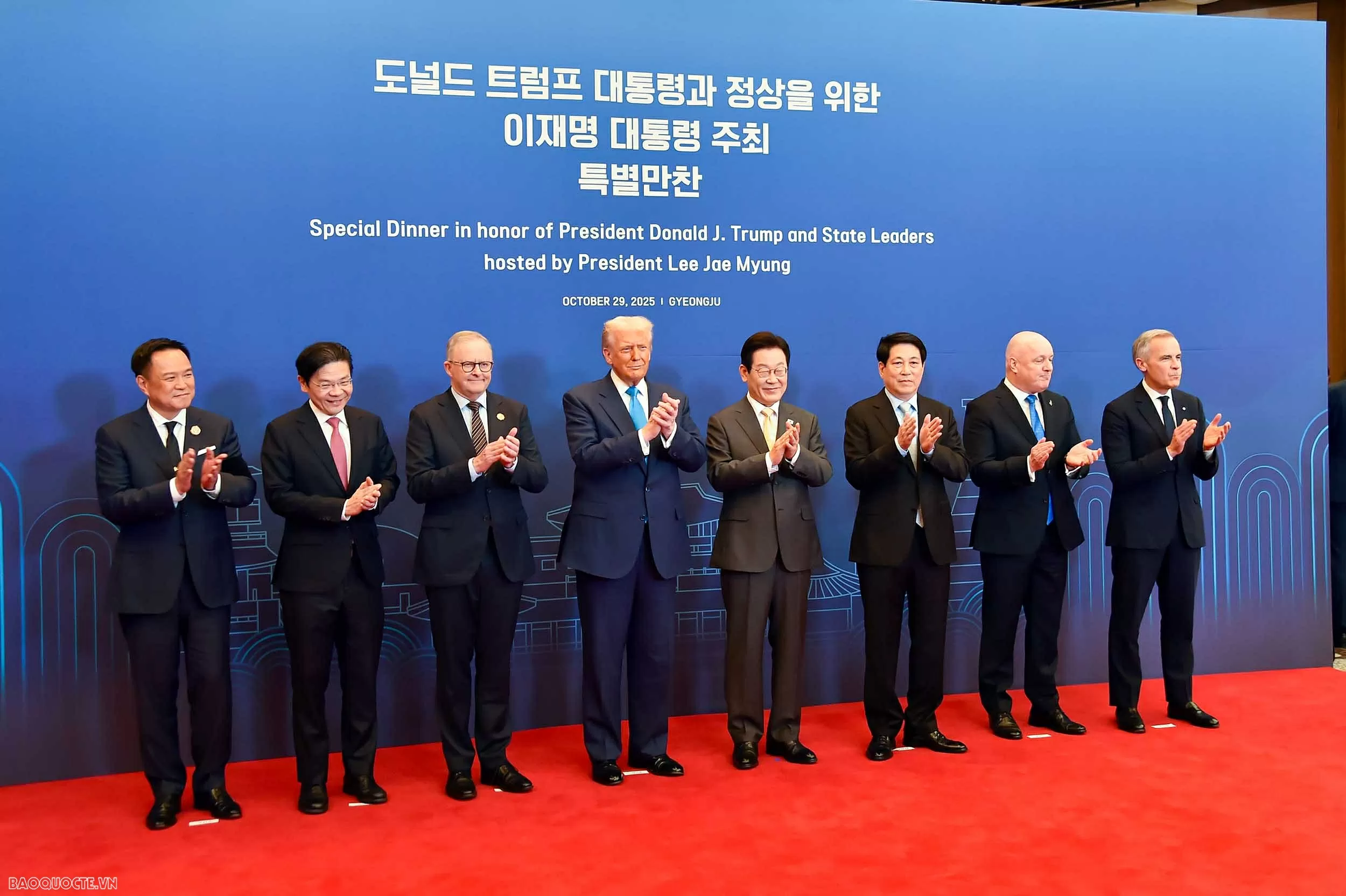 Chủ tịch nước Lương Cường gặp Tổng thống Hoa Kỳ Donald Trump và lãnh đạo cấp cao một số thành viên APEC
