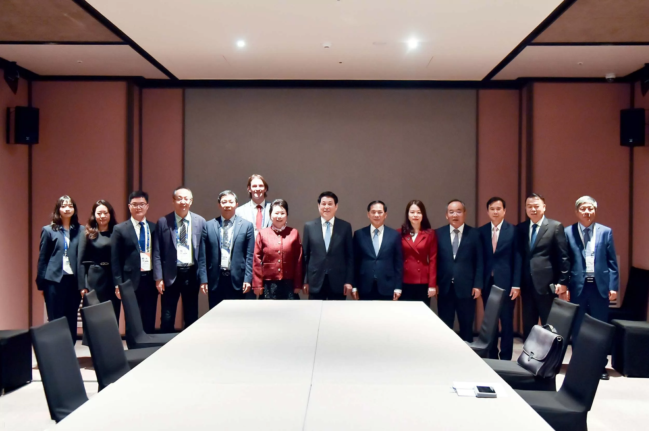 Chủ tịch nước Lương Cường tiếp Nhà sáng lập Tập đoàn MEBO International
