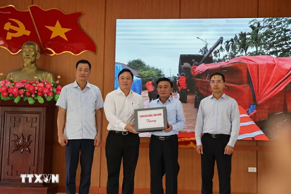 Thường trực Ban Bí thư Trần Cẩm Tú: Không để người dân bị thiếu thốn, cô lập trong thiên tai