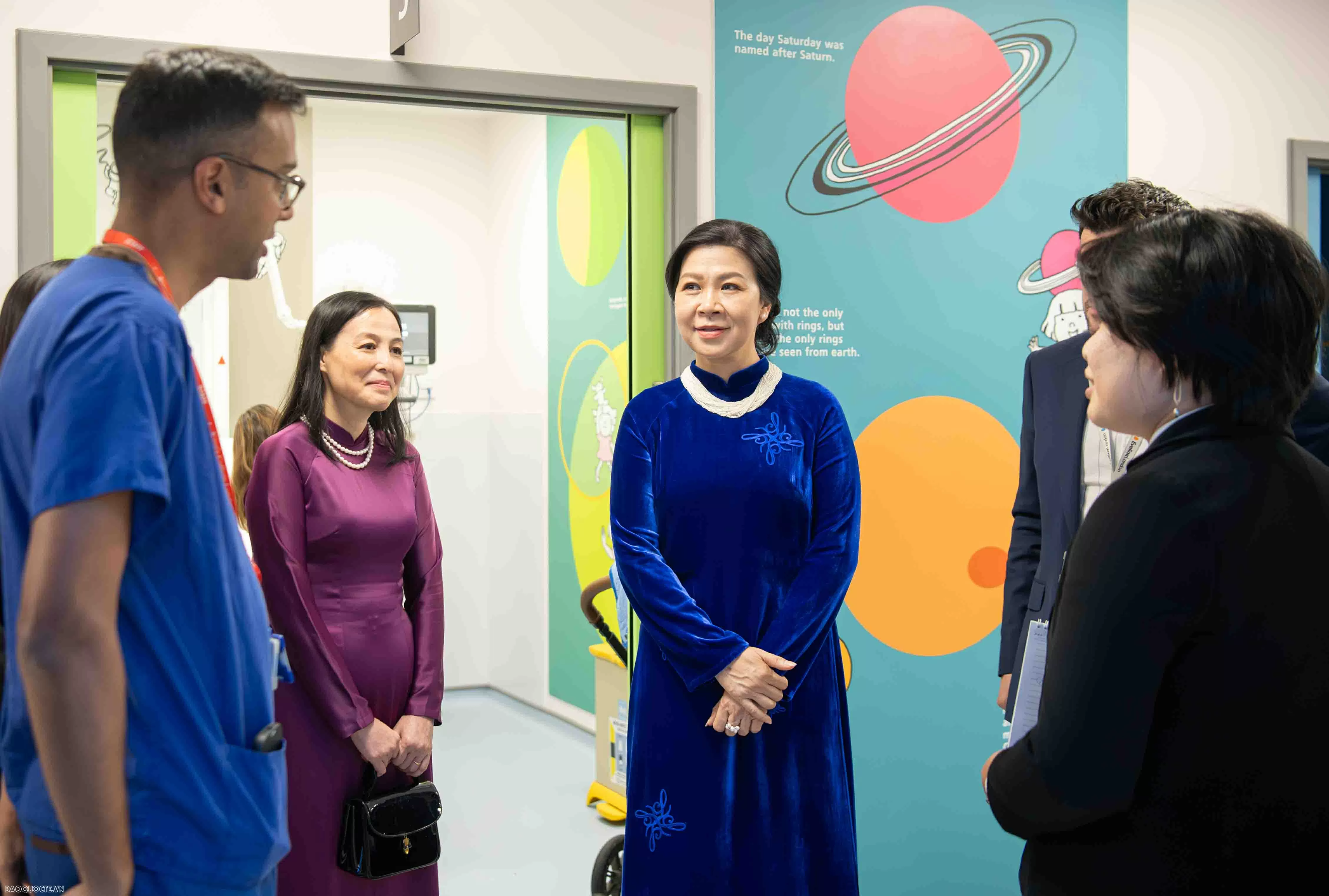 Phu nhân Tổng Bí thư Tô Lâm thăm Bệnh viện Nhi Evelina London Phu nhân Tổng Bí thư Tô Lâm thăm Bệnh viện Nhi Evelina London