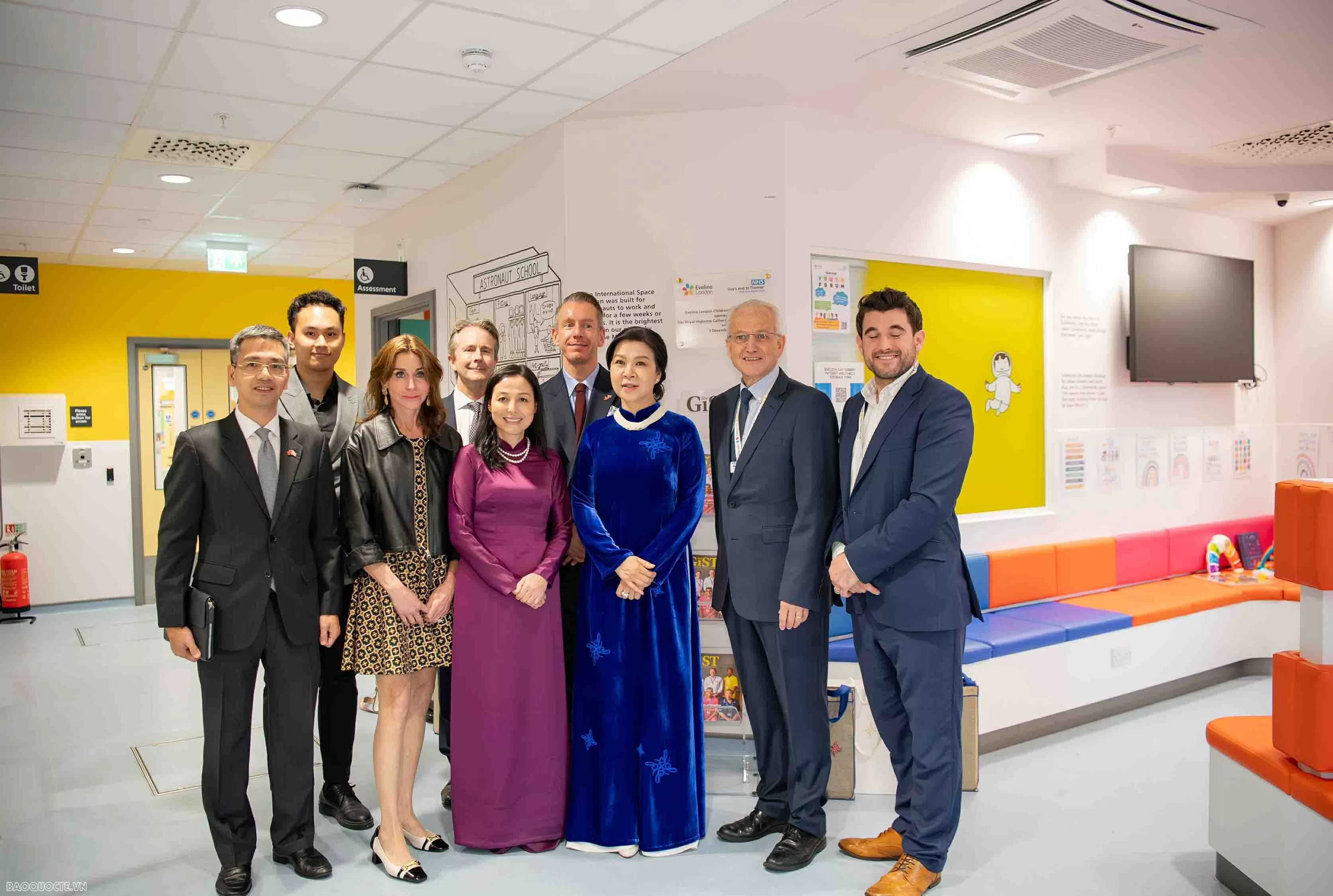 Phu nhân Tổng Bí thư Tô Lâm thăm Bệnh viện Nhi Evelina London Phu nhân Tổng Bí thư Tô Lâm thăm Bệnh viện Nhi Evelina London