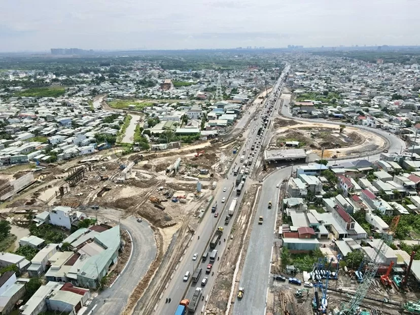 Cao tốc Biên Hoà - Vũng Tàu sản lượng gần 50% và sẽ thông xe kỹ thuật vào 19/12 tới. (Nguồn: dongnai.gov) Cao tốc Biên Hoà - Vũng Tàu sản lượng gần 50% và sẽ thông xe kỹ thuật vào 19/12 tới. (Nguồn: dongnai.gov)