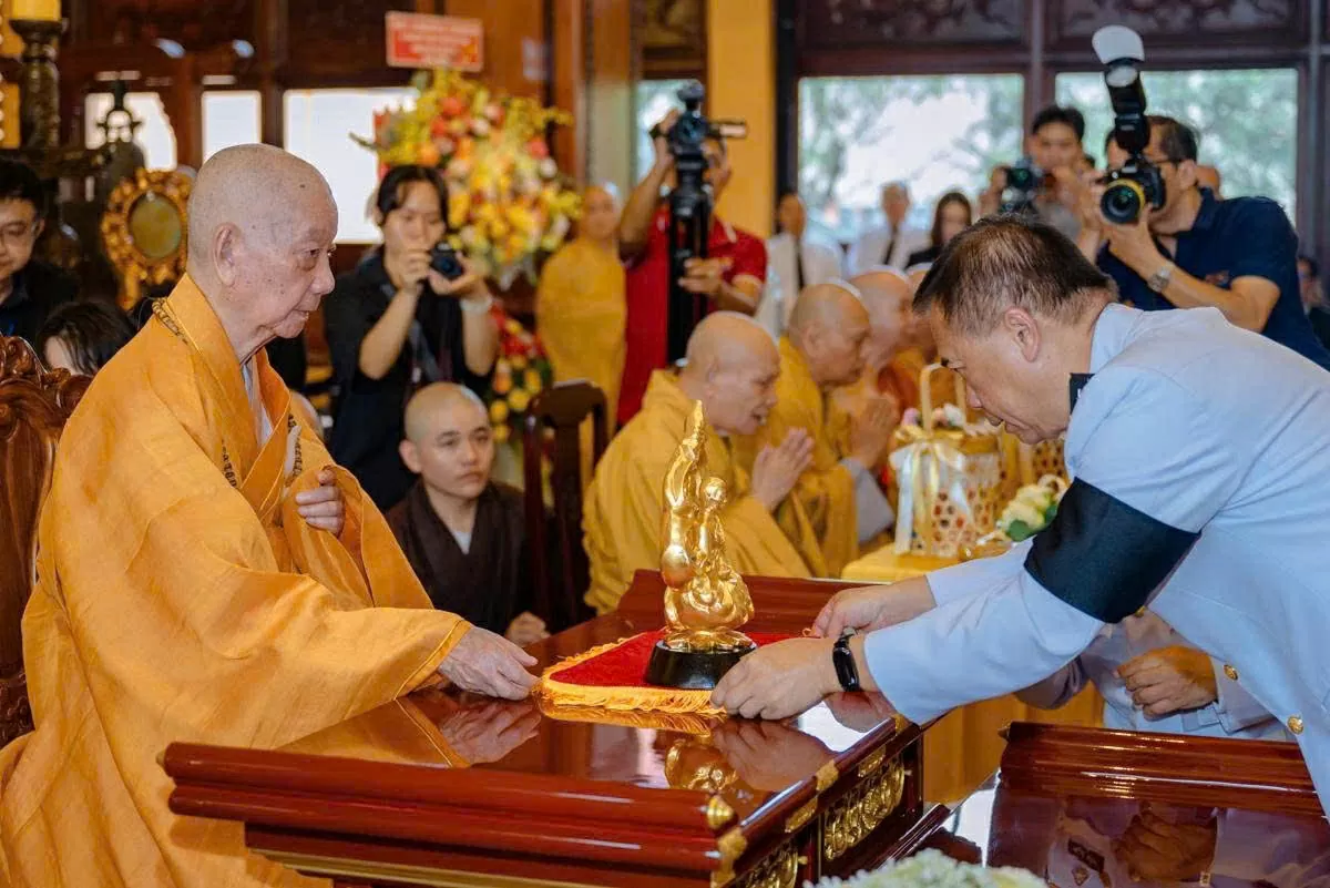 Lễ dâng y Kathina Hoàng gia Thái Lan tại Việt Nam Quốc Tự Lễ dâng y Kathina Hoàng gia Thái Lan tại Việt Nam Quốc Tự