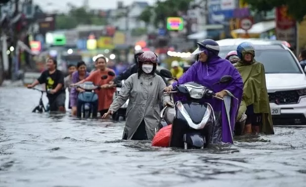 Lượng mưa lớn nghiêm trọng đặt người dân và hoạt động sản xuất kinh doanh trước nguy cơ thiệt hại nghiêm trọng. Lượng mưa lớn nghiêm trọng đặt người dân và hoạt động sản xuất kinh doanh trước nguy cơ thiệt hại nghiêm trọng.