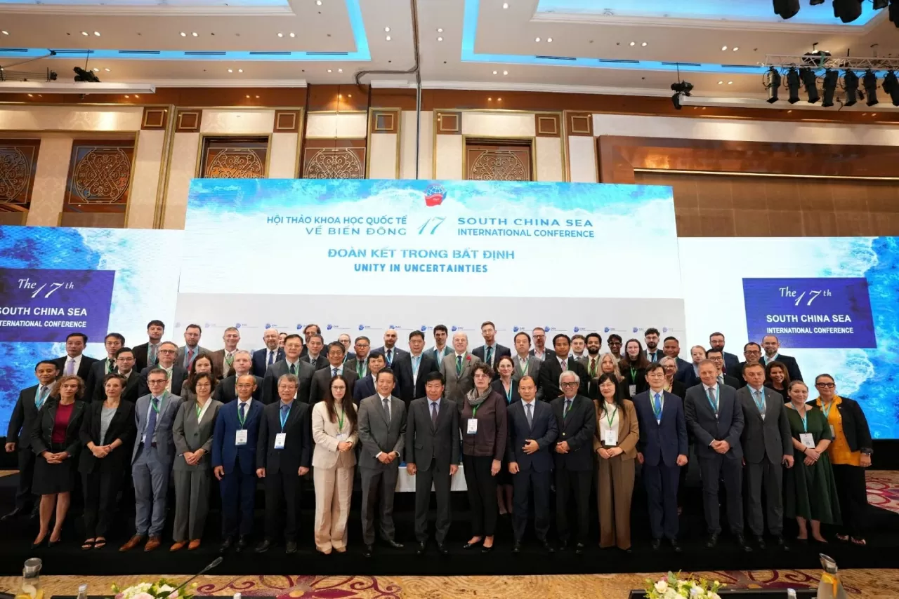Các đại biểu chụp ảnh lưu niệm. (Nguồn: Học viện Ngoại giao)