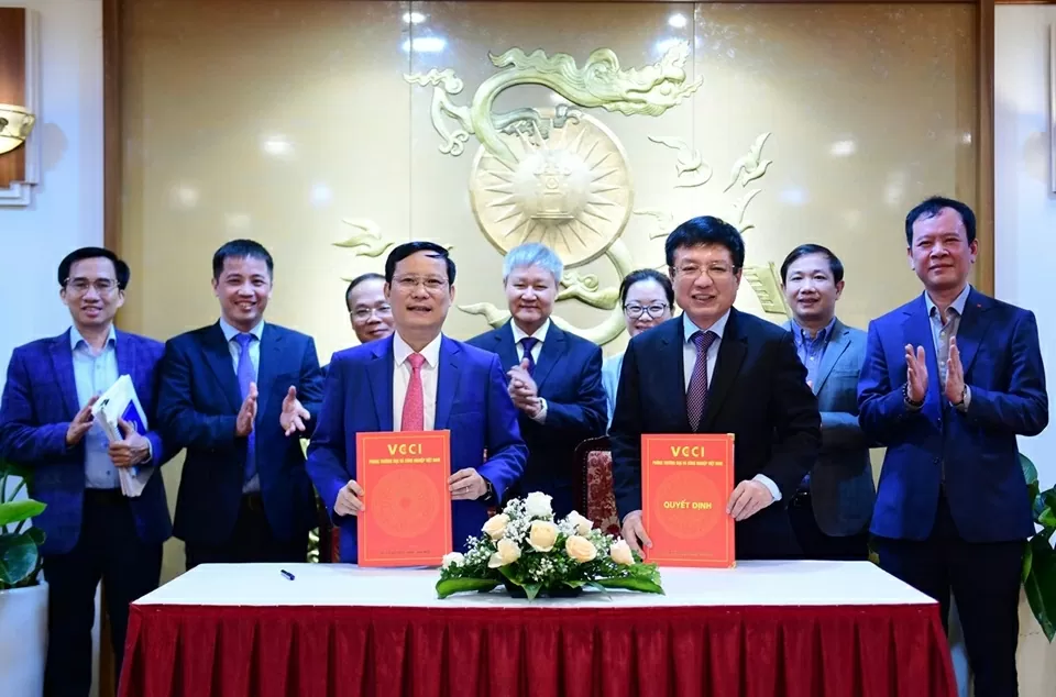 Ông Hồ Sỹ Hùng giữ chức Chủ tịch VCCI