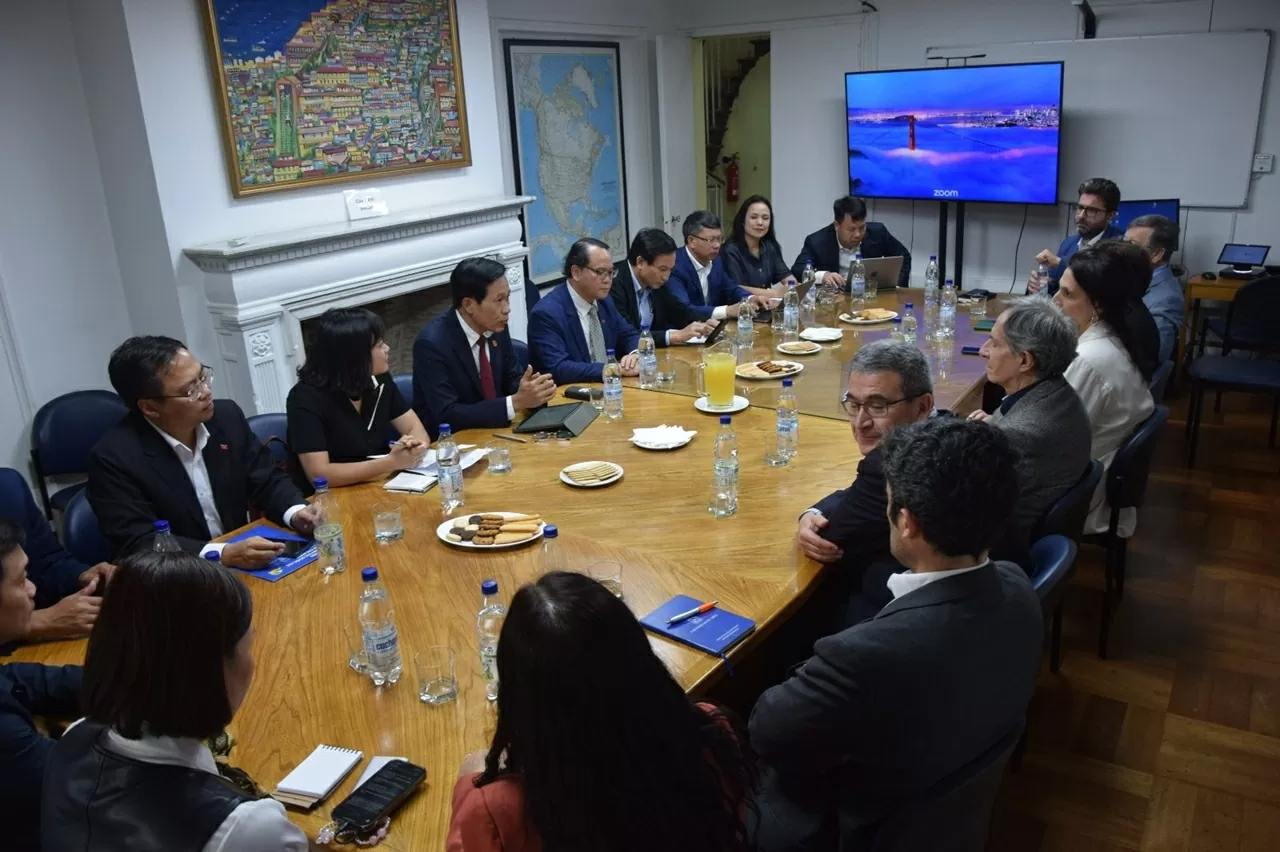 Ho Chi Minh National Academy of Politics and University of Chile deepen friendship and cooperation