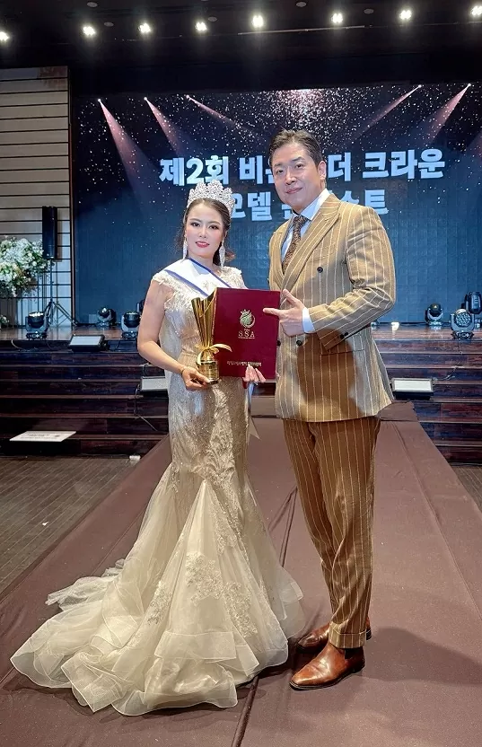 Lê Thị Thúy Vân đăng quang Hoa hậu Doanh nhân Di sản quốc tế 2025