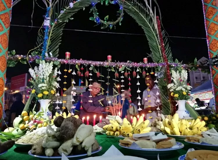 Lễ hội Óoc Om Bóc-Đua ghe Ngo TP. Cần Thơ: Hành trình nối dài giá trị văn hóa truyền thống Khmer Lễ hội Óoc Om Bóc-Đua ghe Ngo TP. Cần Thơ: Hành trình nối dài giá trị văn hóa truyền thống Khmer