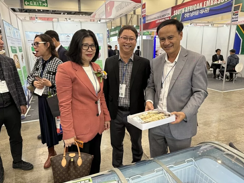 Tổng Lãnh sự Việt Nam tại Busan làm việc với lãnh đạo tỉnh Cà Mau và tham dự Hội chợ Thủy sản và nghề cá quốc tế Busan năm 2025 Tổng Lãnh sự Việt Nam tại Busan làm việc với lãnh đạo tỉnh Cà Mau và tham dự Hội chợ Thủy sản và nghề cá quốc tế Busan năm 2025