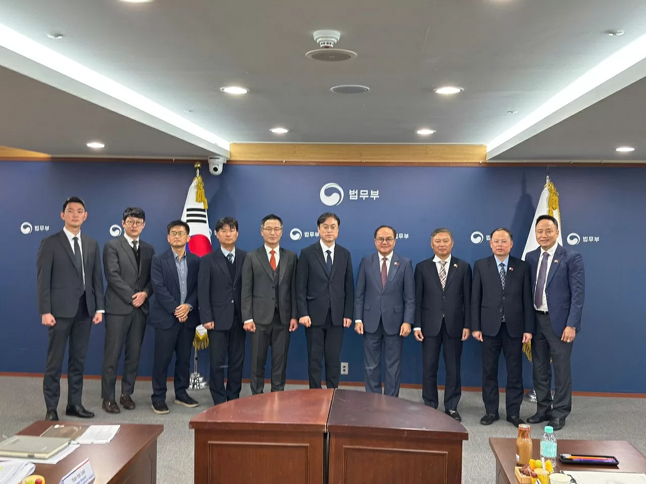 Đẩy mạnh hợp tác lao động và di cư bền vững giữa Việt Nam và Hàn Quốc Đẩy mạnh hợp tác lao động và di cư bền vững giữa Việt Nam và Hàn Quốc