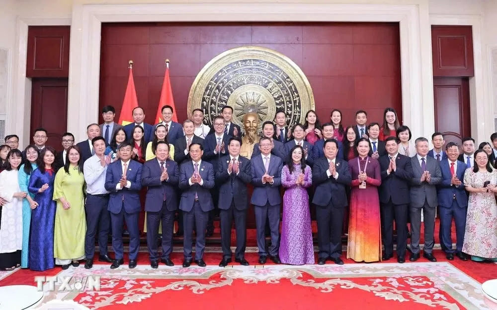 Quyết tâm thi đua đổi mới sáng tạo, cùng đất nước bước vào kỷ nguyên mới