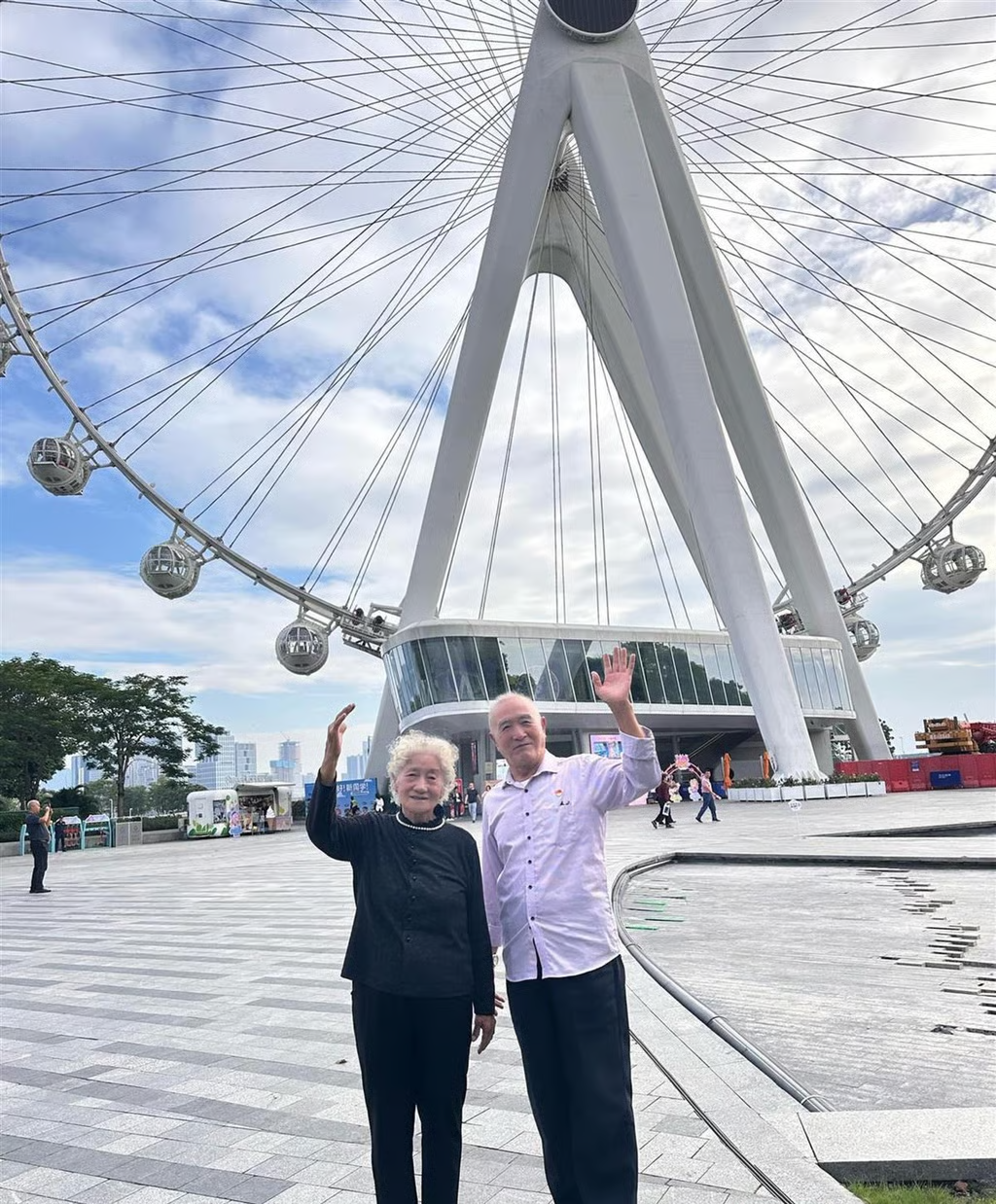 Cụ ông 90 tuổi lái xe van đưa vợ 86 tuổi du lịch khắp nơi suốt 20 năm b88d6bdd 1dd0 4427 bab4 3900566f08b6_2fd24004.png