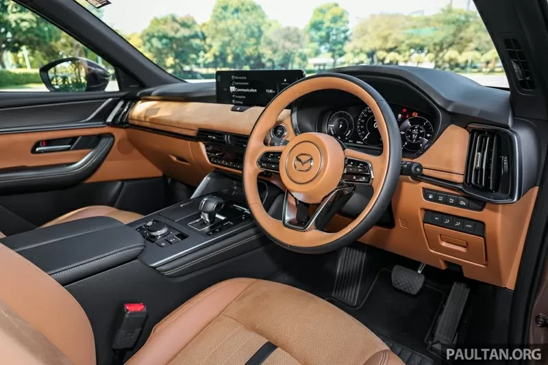 Nội thất của Mazda CX-80 PHEV mang đậm cảm hứng từ CX-60. Nội thất của Mazda CX-80 PHEV mang đậm cảm hứng từ CX-60.