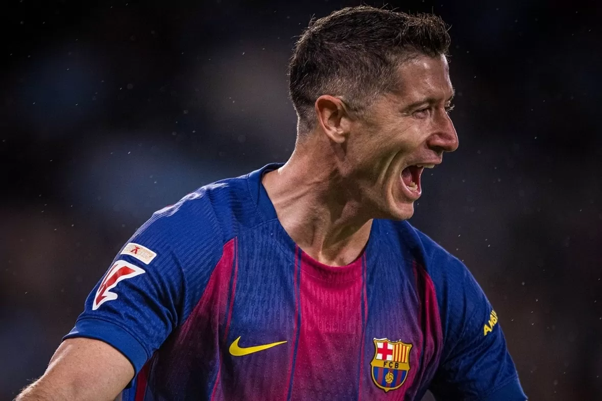 Lewandowski cân bằng thành tích hat-trick của hai huyền thoại Real
