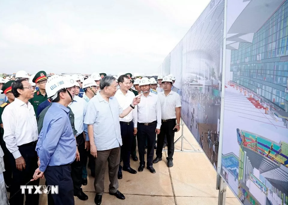 Tổng Bí thư Tô Lâm thăm Dự án Cảng Hàng không quốc tế Long Thành Tổng Bí thư Tô Lâm thăm Dự án Cảng Hàng không quốc tế Long Thành