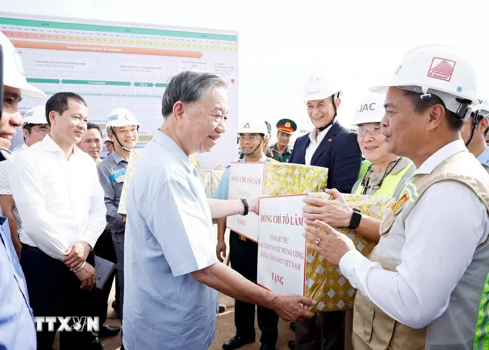 Tổng Bí thư Tô Lâm thăm Dự án Cảng Hàng không quốc tế Long Thành Tổng Bí thư Tô Lâm thăm Dự án Cảng Hàng không quốc tế Long Thành
