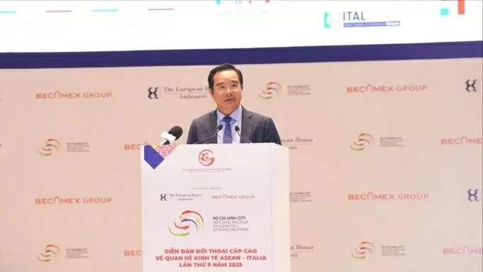 Chủ tịch UBND TPHCM Nguyễn Văn Được phát biểu tại phiên khai mạc. (Ảnh: SGGP) Chủ tịch UBND TPHCM Nguyễn Văn Được phát biểu tại phiên khai mạc. (Ảnh: SGGP)