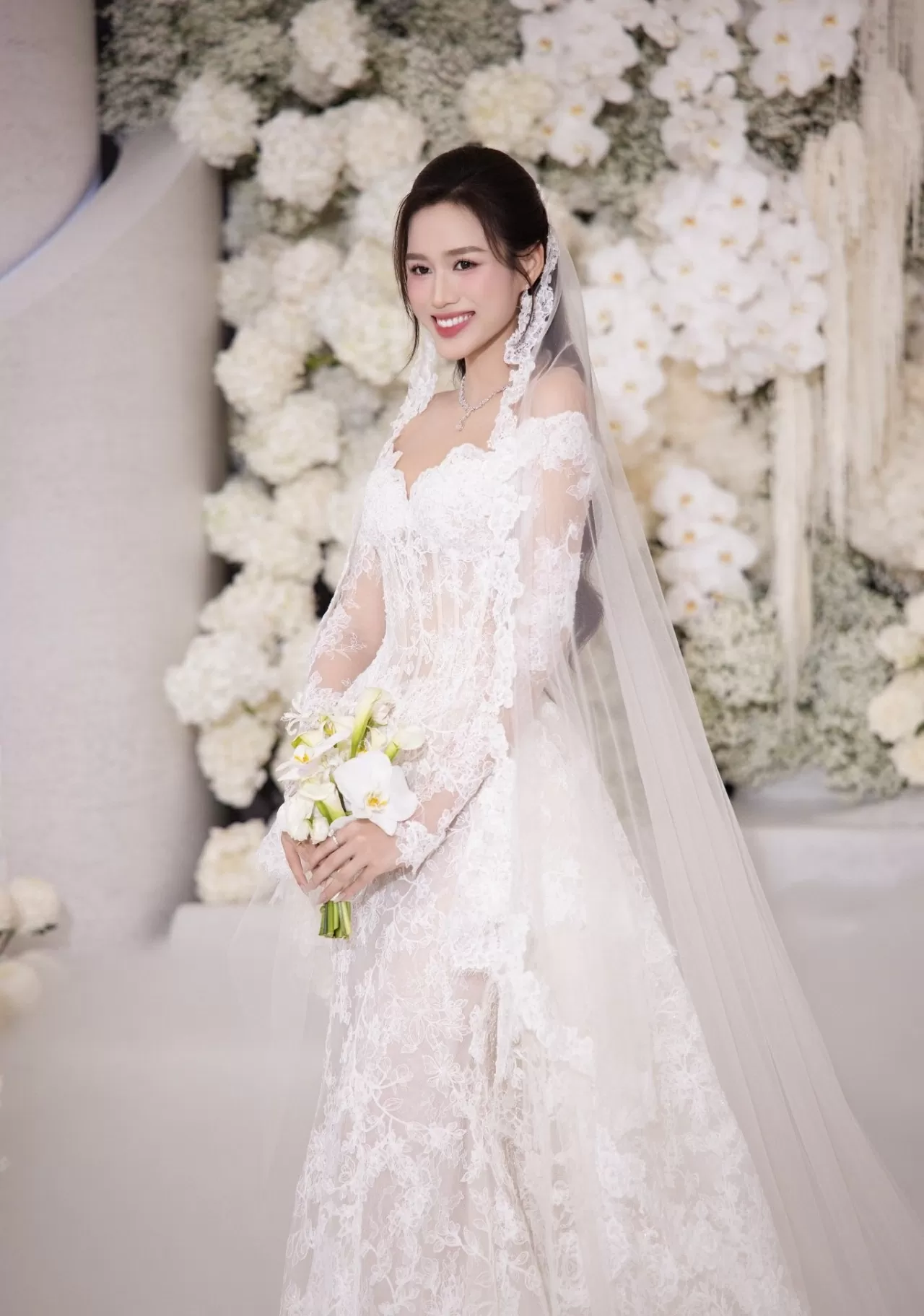 Hoa hậu Đỗ Thị Hà xả loạt ảnh cưới đẹp nên thơ Hoa hậu Đỗ Thị Hà xả loạt ảnh cưới đẹp nên thơ