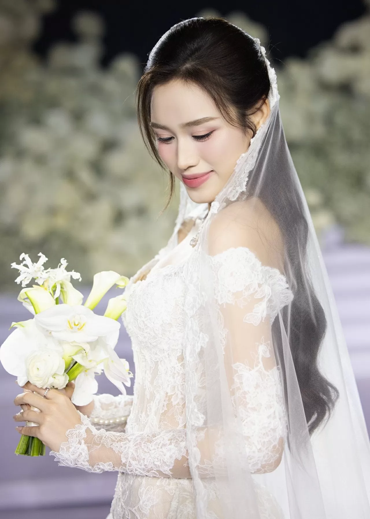 Hoa hậu Đỗ Thị Hà xả loạt ảnh cưới đẹp nên thơ