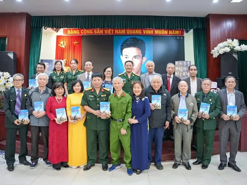 Trao 2 bộ di ảnh
