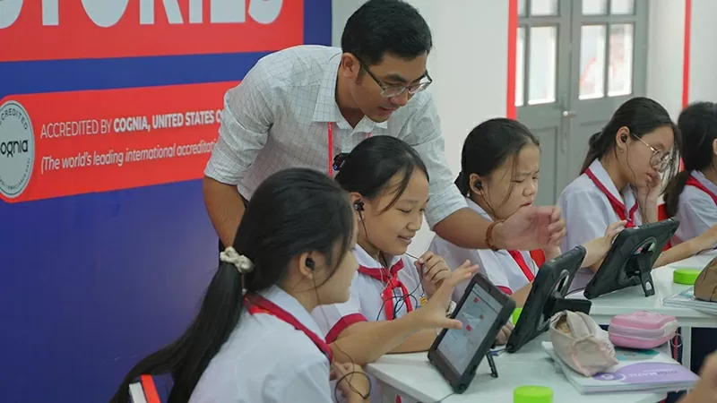 Giáo viên có thêm thời gian tập trung vào các tác vụ cá nhân hóa việc giảng dạy. Giáo viên có thêm thời gian tập trung vào các tác vụ cá nhân hóa việc giảng dạy.