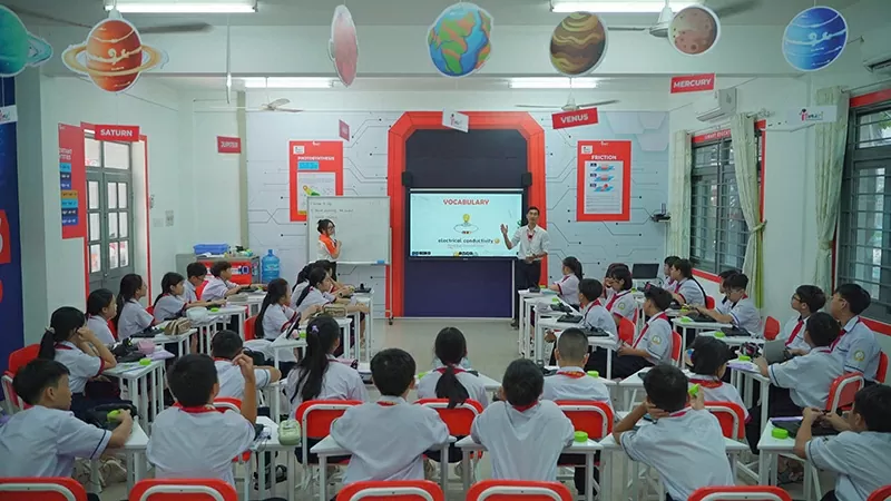 Học sinh có thể thành thạo ứng dụng và thao tác với hệ thống chỉ qua 1 lần hướng dẫn. Học sinh có thể thành thạo ứng dụng và thao tác với hệ thống chỉ qua 1 lần hướng dẫn.