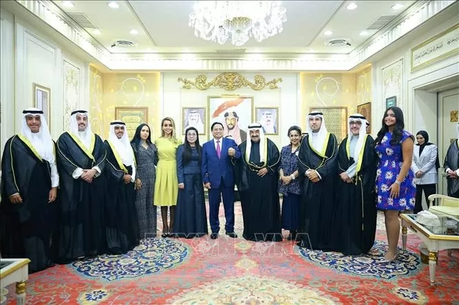 Thủ tướng Phạm Minh Chính thăm nguyên Thủ tướng Kuwait