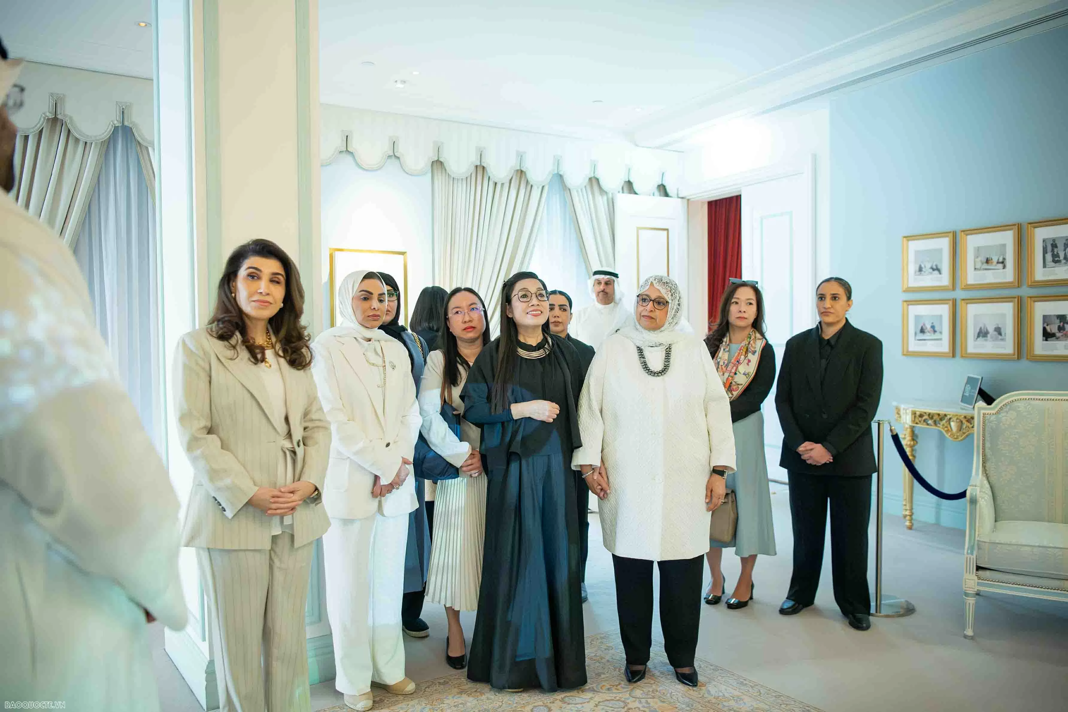 Phu nhân Thủ tướng Việt Nam và Kuwait thăm Bảo tàng Cung Al-Salam