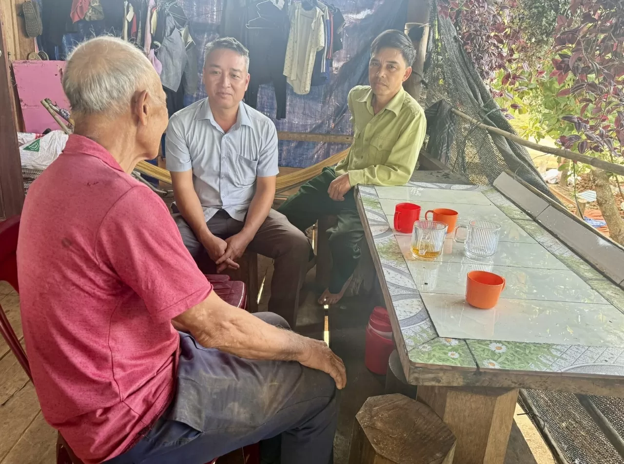 Thầy giáo thầm lặng gieo mầm tương lai trên biên giới Ia Đal