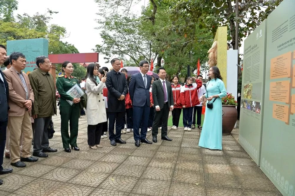 Tôn vinh các giá trị văn hóa của mảnh đất Cổ Loa Tôn vinh các giá trị văn hóa của mảnh đất Cổ Loa