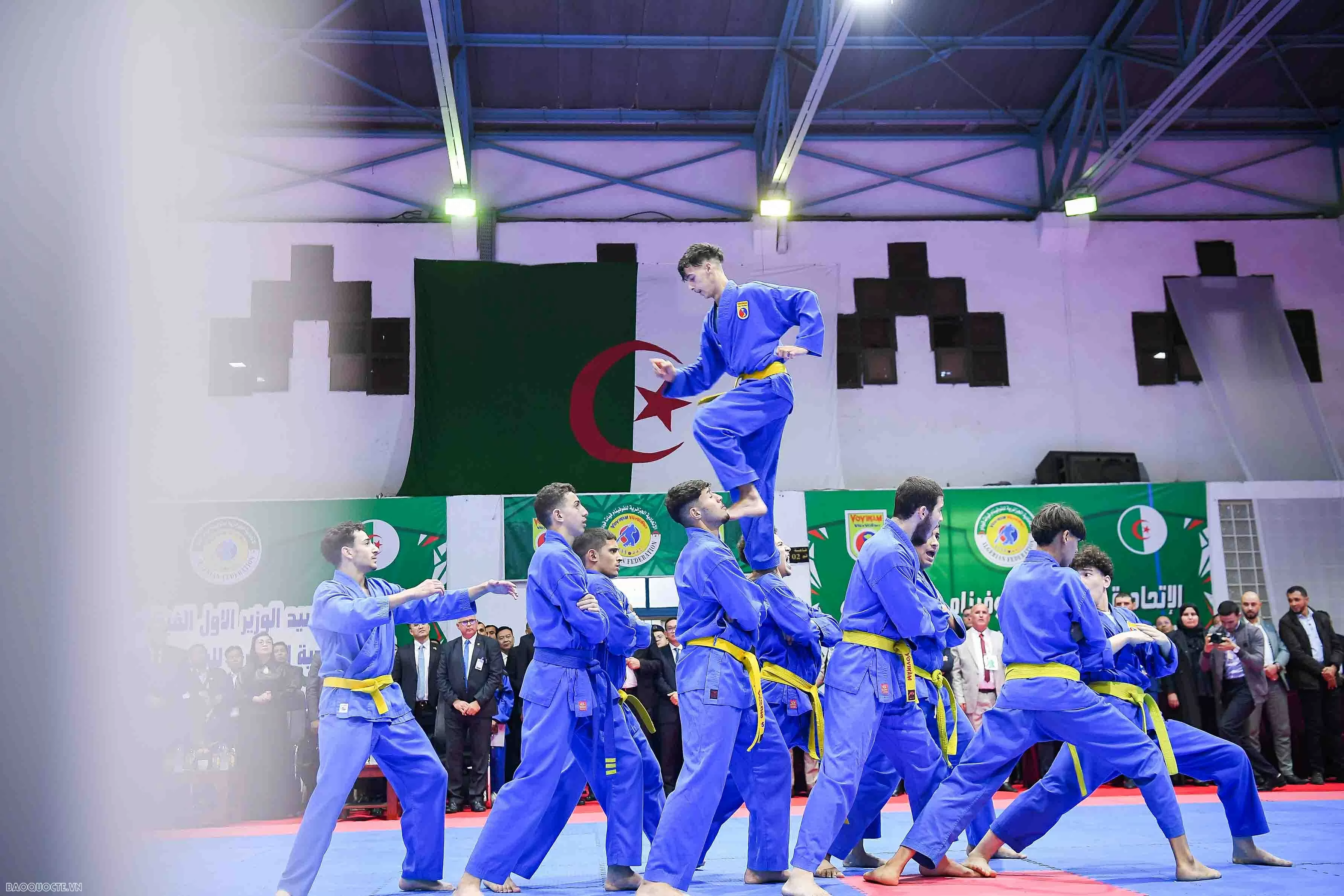 Thủ tướng và Phu nhân dự khán Đội tuyển quốc gia Vovinam của Algeria biểu diễn