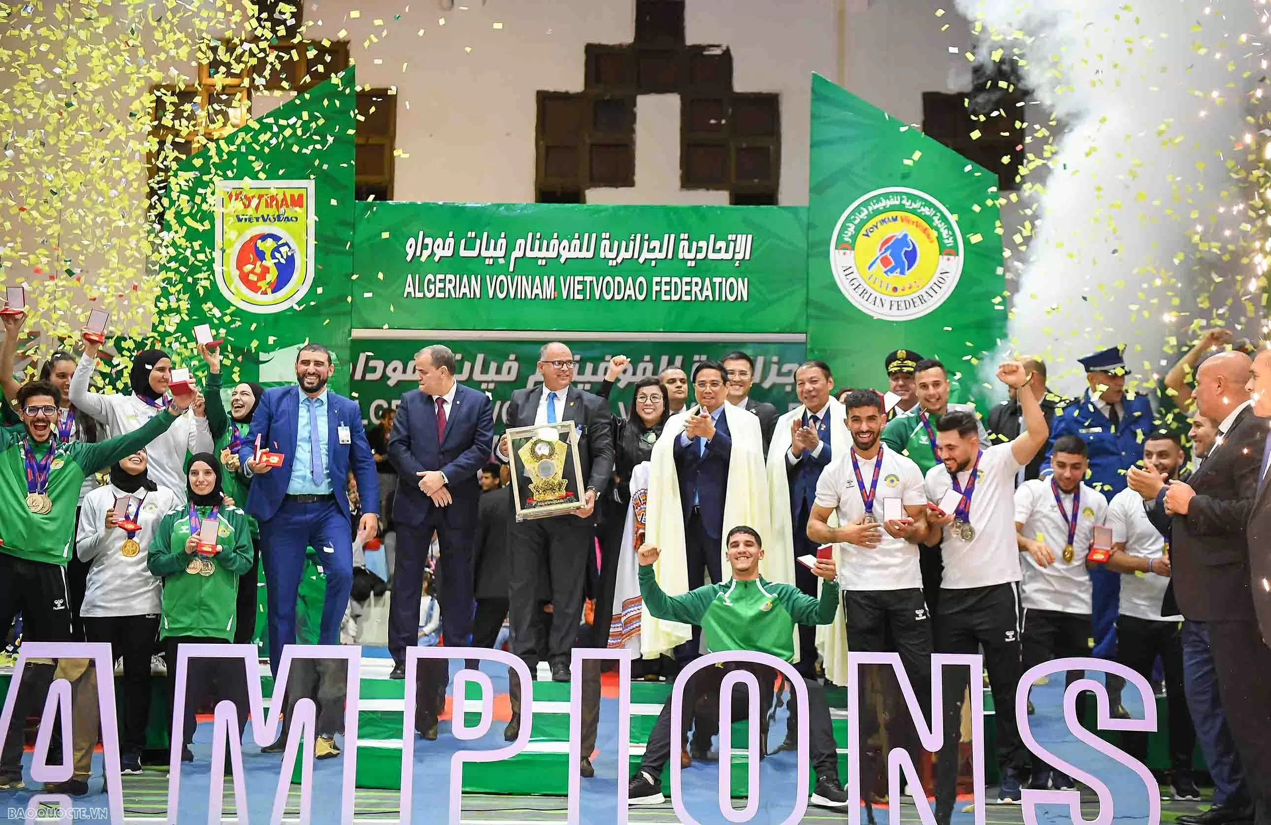 Thủ tướng và Phu nhân dự khán Đội tuyển quốc gia Vovinam của Algeria biểu diễn