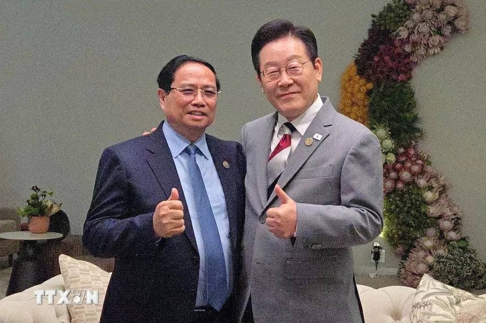 Thủ tướng Phạm Minh Chính gặp Tổng thống Hàn Quốc Lee Jae Myung Thủ tướng Phạm Minh Chính gặp Tổng thống Hàn Quốc Lee Jae Myung