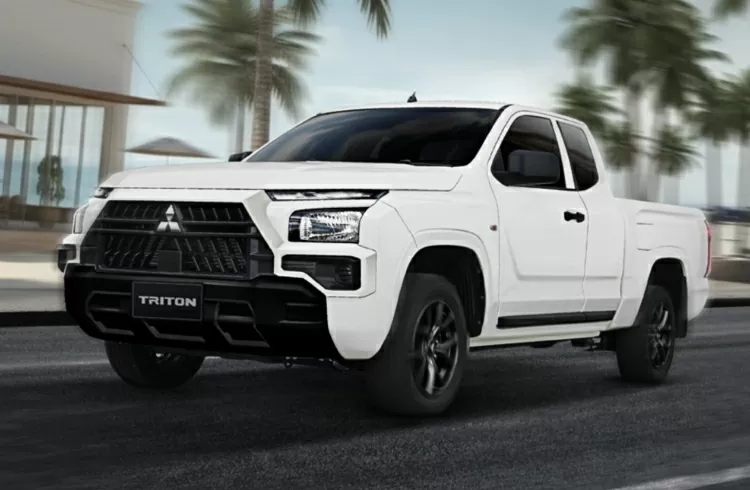 Ngoại hình của Triton STREET mang phong cách hầm hố và thể thao. 