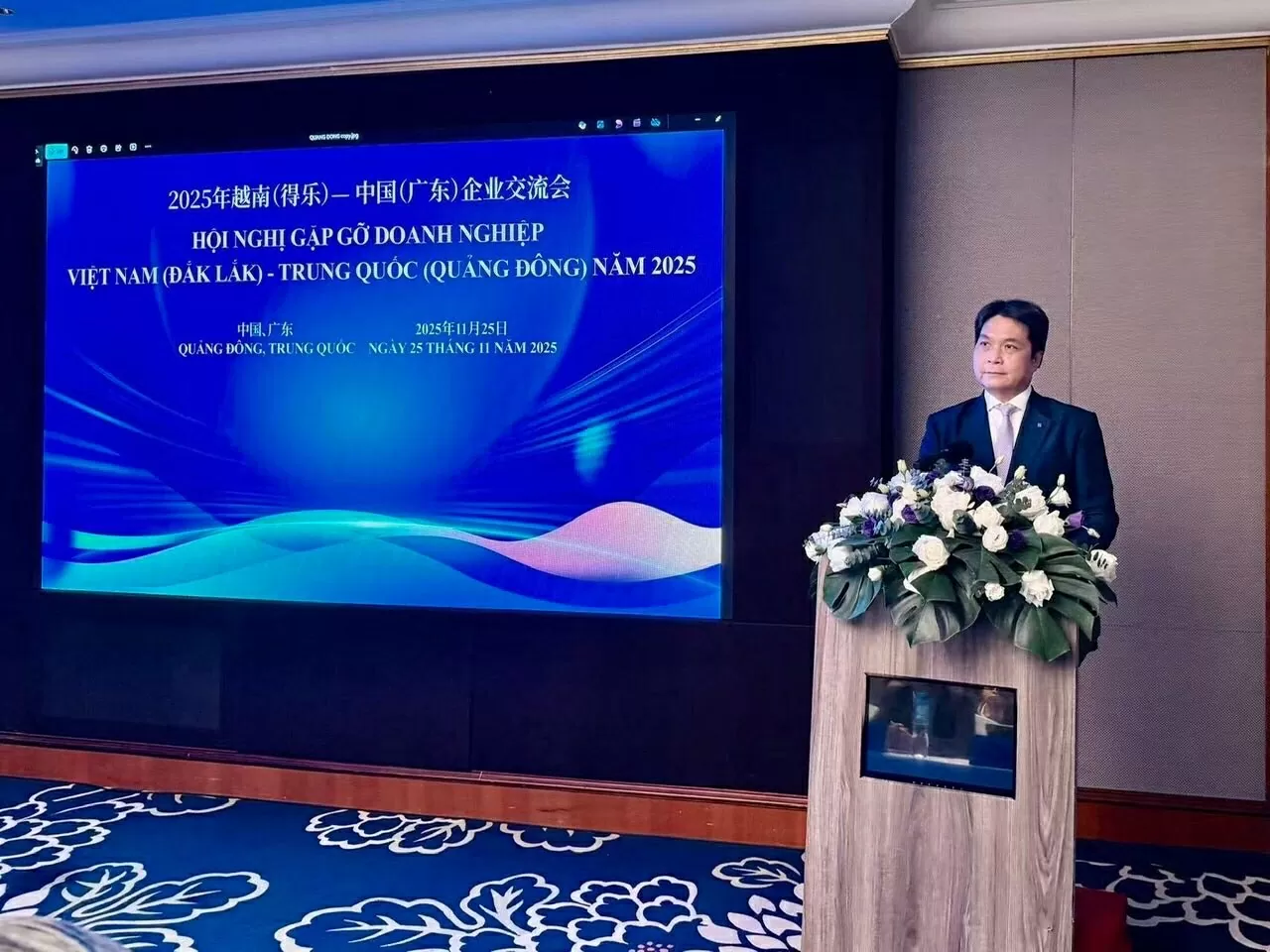 Tổng lãnh sự Nguyễn Việt Dũng phát biểu khai mạc Hội nghị.