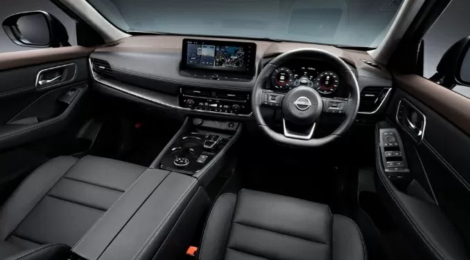 Nissan bố trí bảng đồng hồ kỹ thuật số 12,3 inch và màn hình HUD 10,8 inch.
