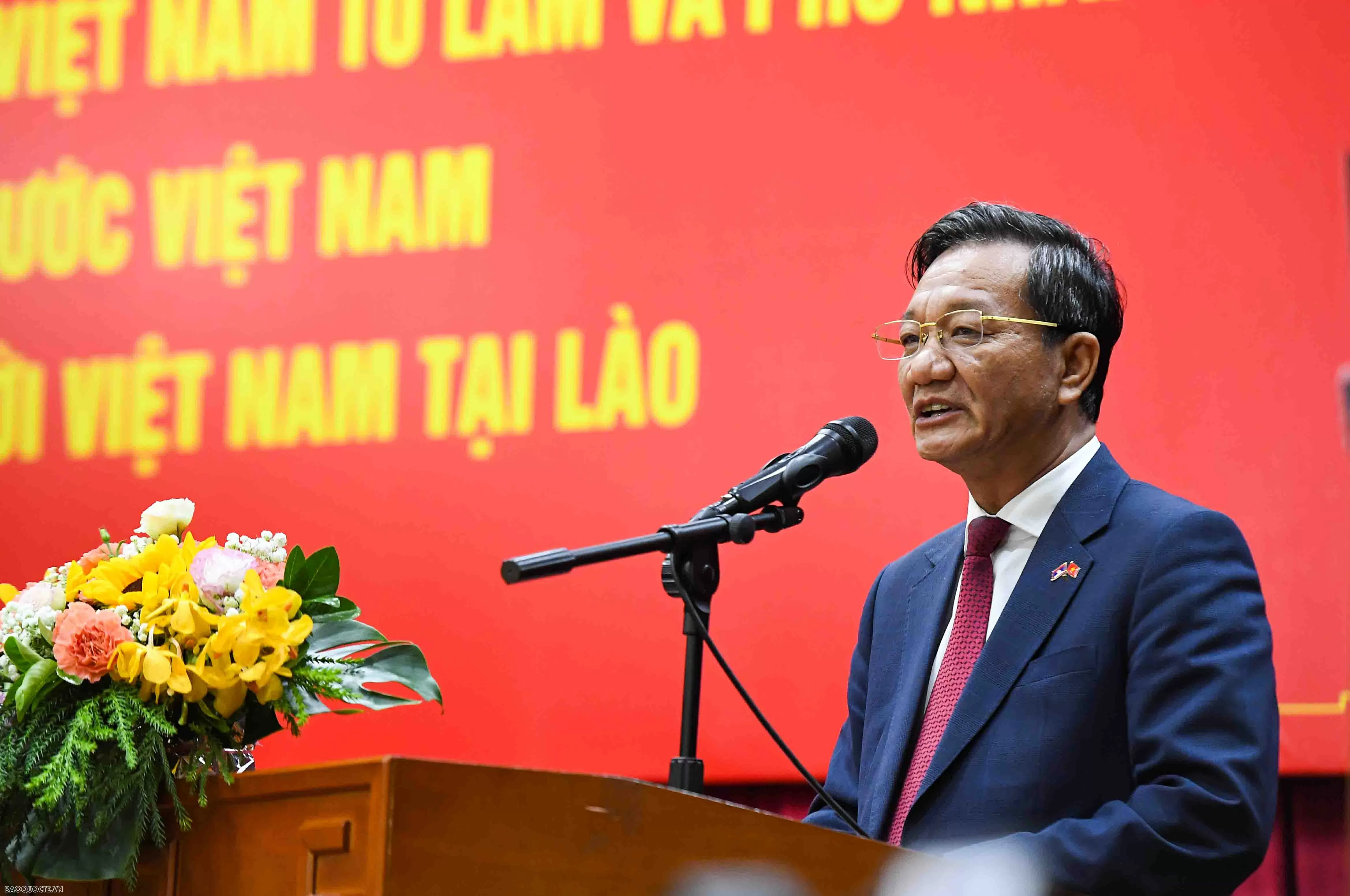 Tổng Bí thư Tô Lâm gặp gỡ cán bộ Đại sứ quán và cộng đồng người Việt Nam tại Lào